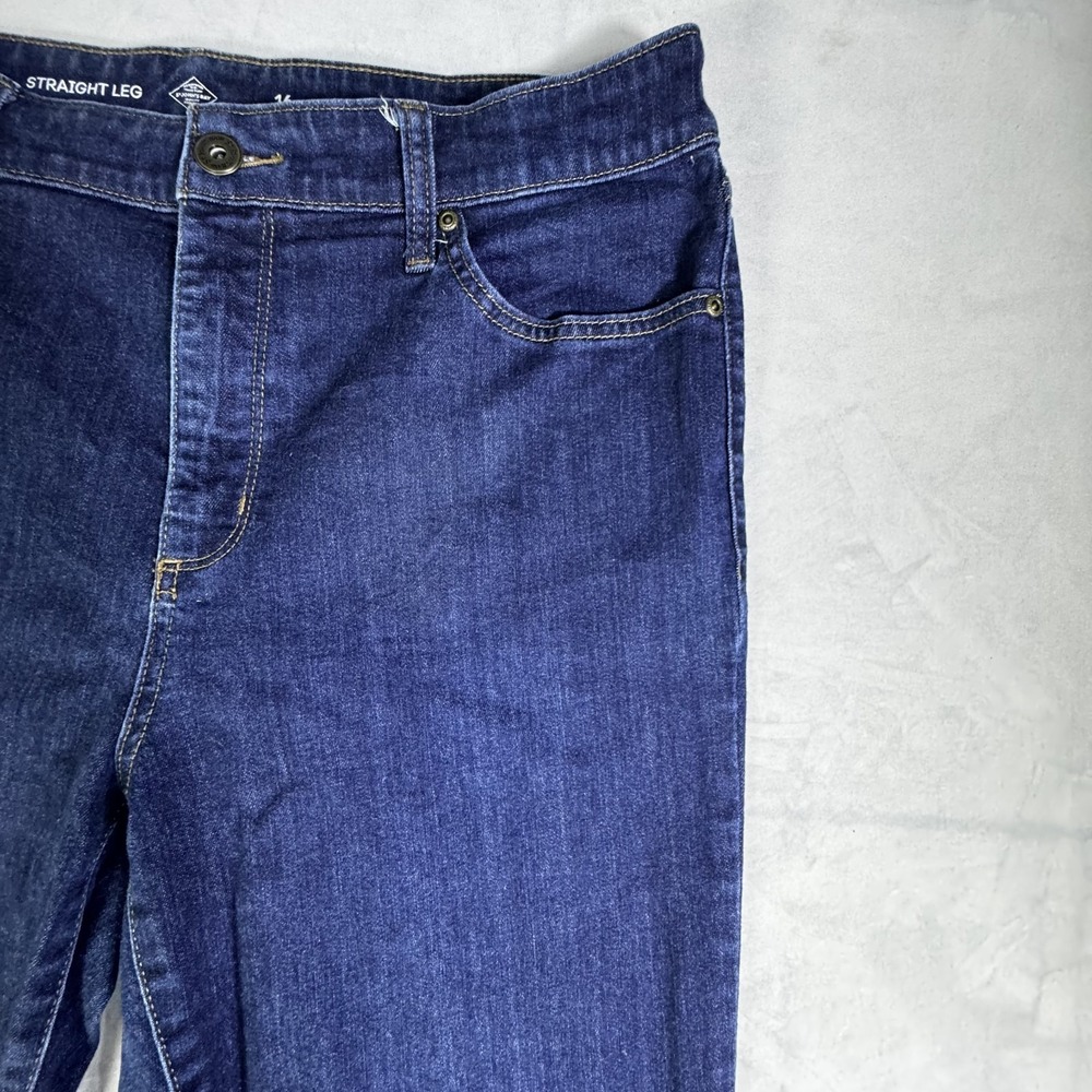 St. John's Bay Straight Leg Jeans Womens Blue Denim Mid Rise Stretch Comfort‎ 16 - Picture 3 of 16